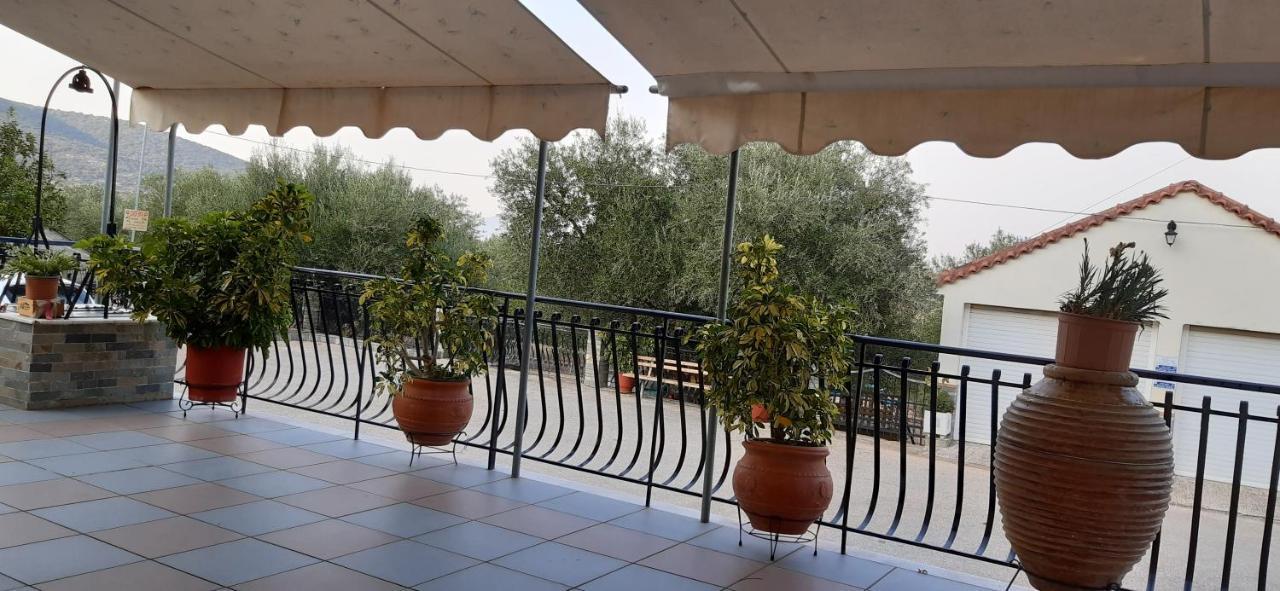 Toulatos Pantelis Apartment Poulata Bagian luar foto