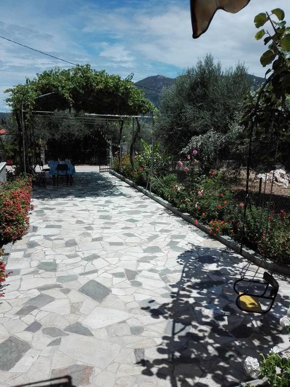 Toulatos Pantelis Apartment Poulata Bagian luar foto