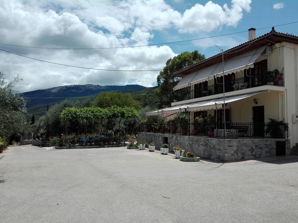 Toulatos Pantelis Apartment Poulata Bagian luar foto