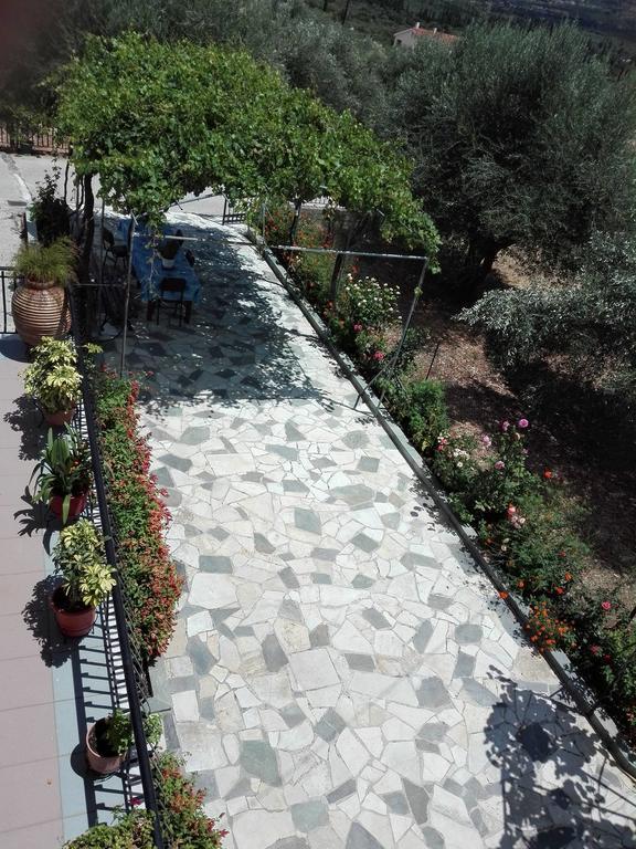 Toulatos Pantelis Apartment Poulata Bagian luar foto