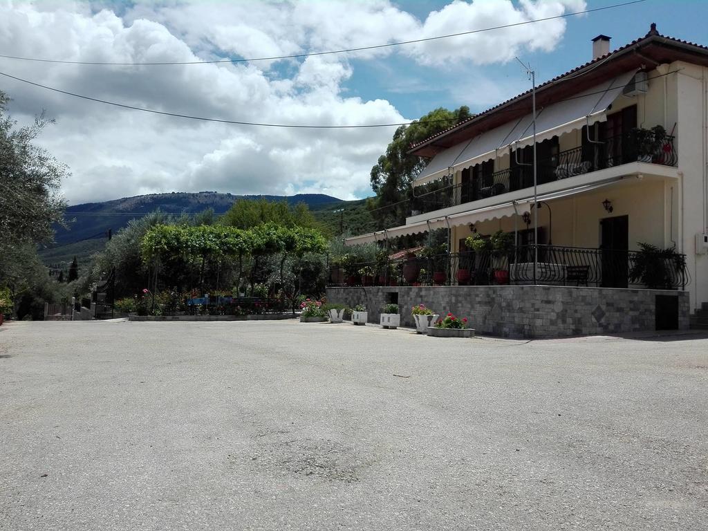 Toulatos Pantelis Apartment Poulata Bagian luar foto