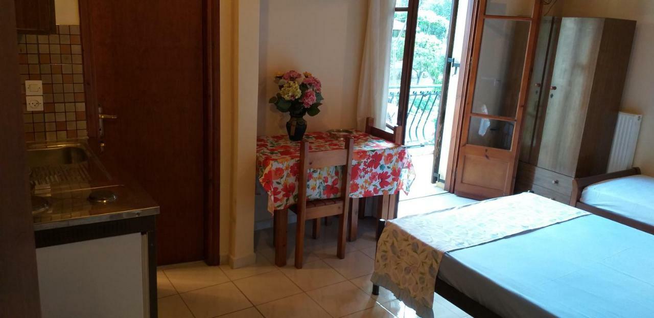 Toulatos Pantelis Apartment Poulata Bagian luar foto